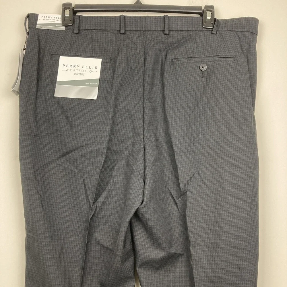Perry Ellis Modern-Fit Flat Front Dress Pants 40W 32L‎ Black Grey Plaid